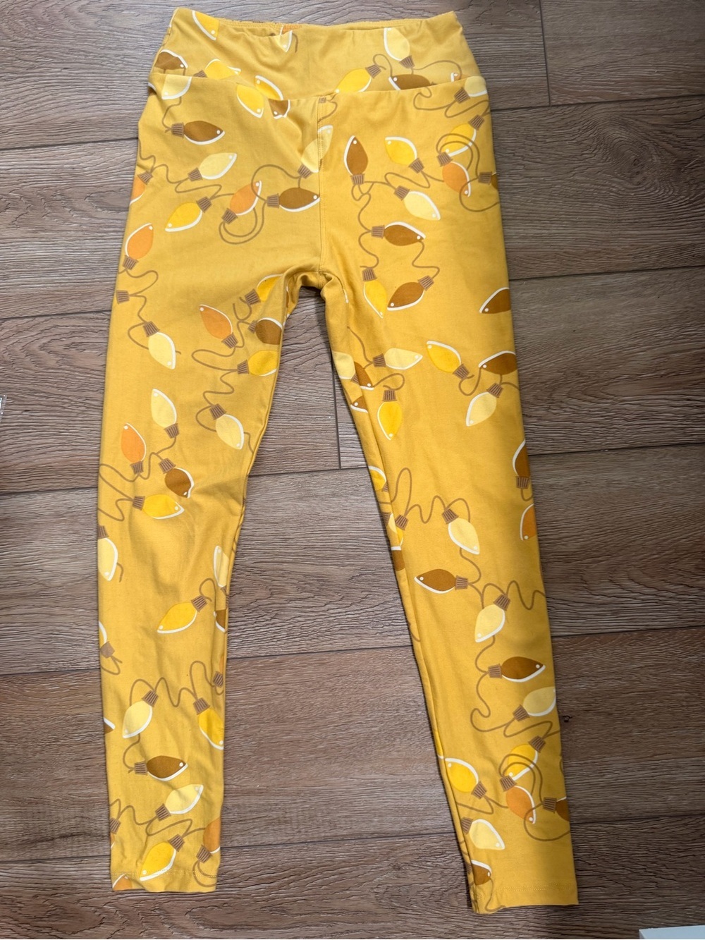 Womens Yellow Holiday Lights Leggings